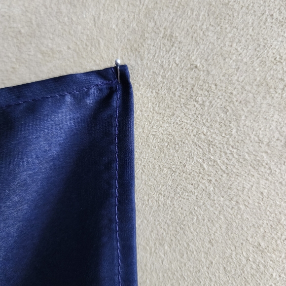 Toucan and Parrott Scarf - Picture 3 of 7